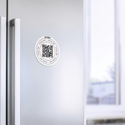 Magnet QR personalizat Circle Style — design rotund elegant pentru afaceri si evenimente