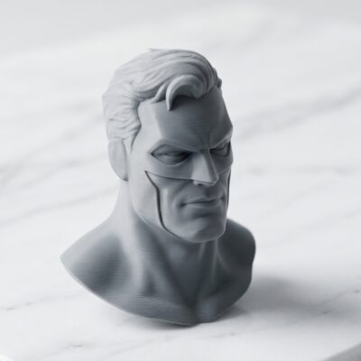 Bust supererou imprimat 3D — figurina decorativa pentru fani si colectionari